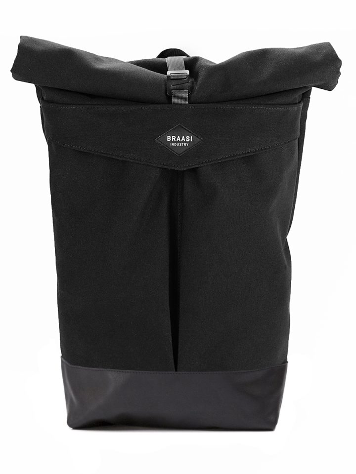 The stylish all-black Levo backpack model from Braasi made with cotton and leather